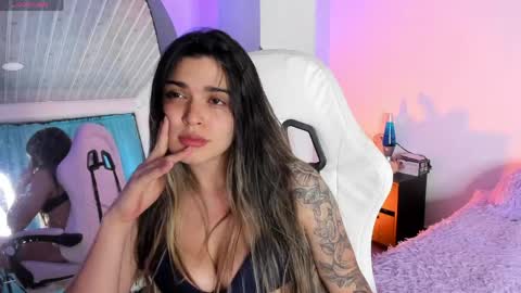 Snapshot of miavillalobos_ chatting on 05/12/26, 02:19 Mia Villalobos online show from 05/12/26, 02:19