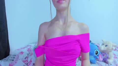 Snapshot of miavolkova_ chatting on 02/07/25, 12:42  Chloe  online show from 02/07/25, 12:42