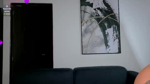 Mia online show from 12/18/25, 02:39