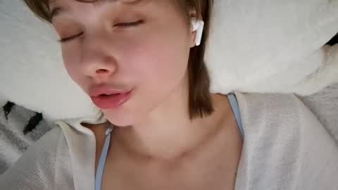 Luna online show from 10/19/25, 03:23