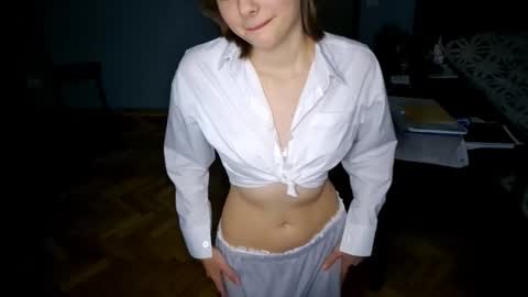 Luna online show from 10/31/25, 04:30