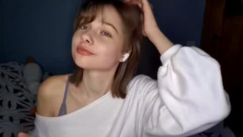 Luna online show from 11/11/25, 04:18