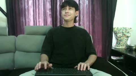 Snapshot of michaeel_blue chatting on 05/13/26, 07:00 Michael online show from 05/13/26, 07:00