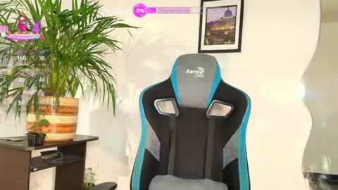 Snapshot of michaeel_lopez chatting on 05/02/26, 04:28 Maicol online show from 05/02/26, 04:28