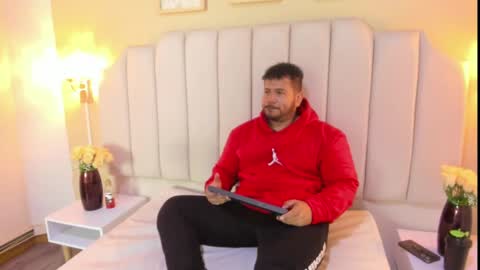 MICHAEL online show from 10/03/25, 01:52