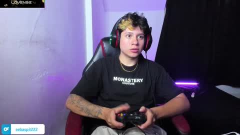 michael independent model  online show from 10/11/25, 12:54