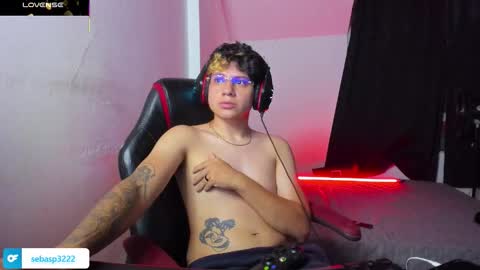 michael independent model  online show from 11/04/25, 11:48