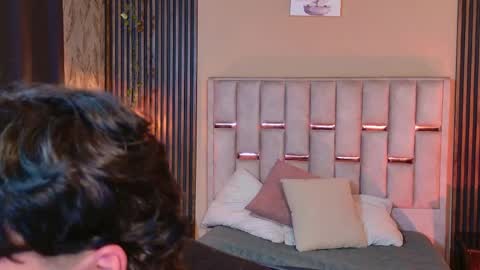 Snapshot of michaell_peters chatting on 06/06/26, 05:45 MICHAELL online show from 06/06/26, 05:45