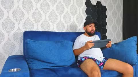 Snapshot of michaell_twink chatting on 02/25/25, 01:20 Michaell online show from 02/25/25, 01:20