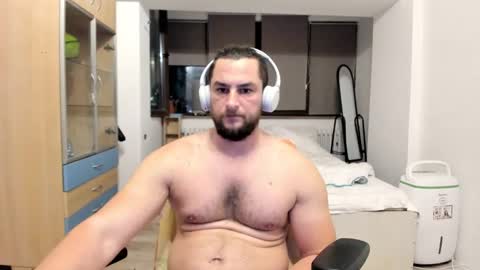 michaelragnar90 online show from 11/12/25, 04:40