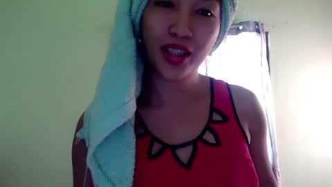 My name is Kel 18. 53 short and petite... online show from 01/01/25, 01:04