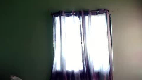 My name is Kel 18. 53 short and petite... online show from 03/01/25, 08:34