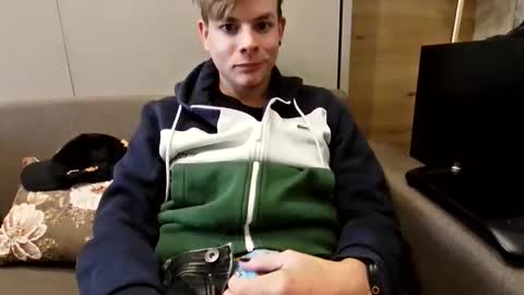 Snapshot of michaeltwinkboy chatting on 03/31/26, 05:13 michaeltwinkboy online show from 03/31/26, 05:13