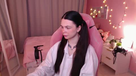 Kate online show from 12/05/25, 01:03