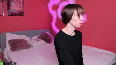 michele_mack online show from 11/30/25, 02:04