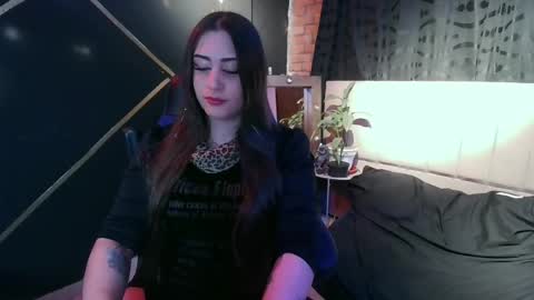 Snapshot of michell_h chatting on 05/27/26, 02:41 Nani online show from 05/27/26, 02:41