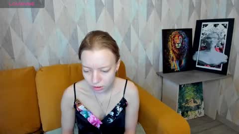 Snapshot of michelle_blond chatting on 02/18/25, 06:59 michelle_blond online show from 02/18/25, 06:59