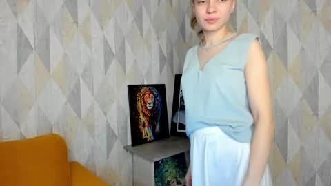 Snapshot of michelle_blond chatting on 02/18/25, 01:11 michelle_blond online show from 02/18/25, 01:11