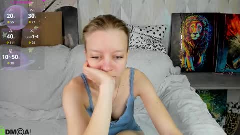 Snapshot of michelle_blond chatting on 10/13/25, 07:52 michelle_blond online show from 10/13/25, 07:52