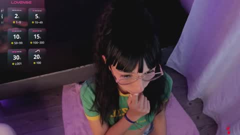 Snapshot of michelle_cutee_ chatting on 10/22/25, 08:19 michelle_cutee_ online show from 10/22/25, 08:19