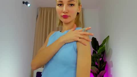 Dilana online show from 03/05/25, 12:44