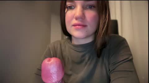 Snapshot of michelle_mir chatting on 02/20/25, 03:41 Michelle online show from 02/20/25, 03:41