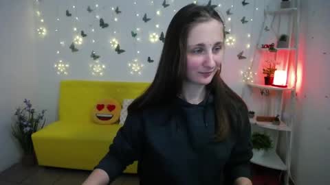 Snapshot of michellee11 chatting on 04/23/26, 12:29 Michel online show from 04/23/26, 12:29