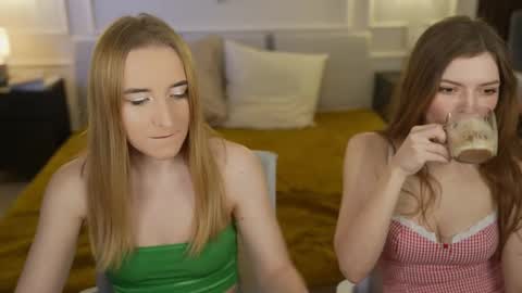 Snapshot of michelleinlove4u chatting on 02/10/25, 12:18 Michelle online show from 02/10/25, 12:18