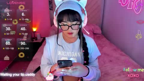 Snapshot of michellevanss22 chatting on 03/28/26, 04:45 online show from 03/28/26, 04:45