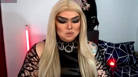 Michelle online show from 11/12/25, 04:18