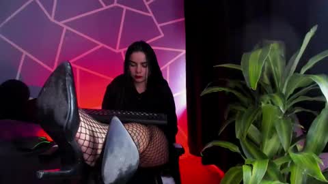 michellgrey online show from 10/19/25, 07:58