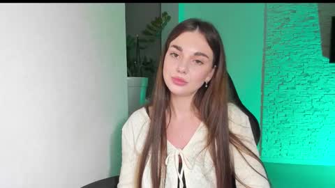 Michellee online show from 12/01/25, 06:02