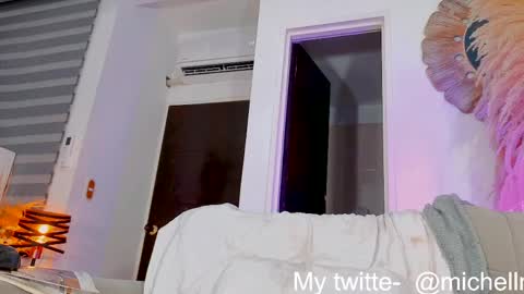 Snapshot of michellnaug chatting on 03/27/26, 08:26 MICHELNAUG online show from 03/27/26, 08:26