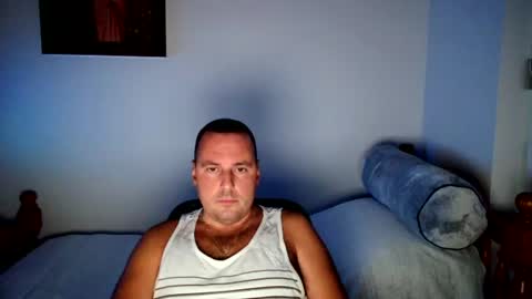 Snapshot of micic3 chatting on 06/20/26, 01:41 micic3 online show from 06/20/26, 01:41