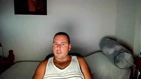 Snapshot of micic3 chatting on 06/21/26, 01:19 micic3 online show from 06/21/26, 01:19
