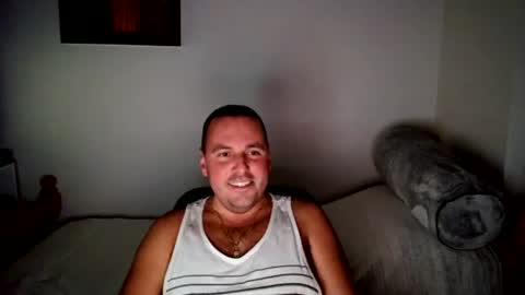 Snapshot of micic3 chatting on 06/25/26, 01:38 micic3 online show from 06/25/26, 01:38