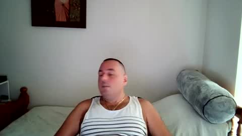 Snapshot of micic3 chatting on 07/04/26, 11:44 micic3 online show from 07/04/26, 11:44