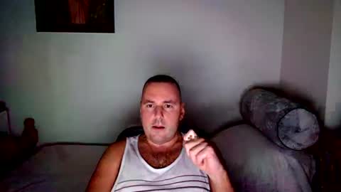 Snapshot of micic3 chatting on 07/31/26, 02:11 micic3 online show from 07/31/26, 02:11