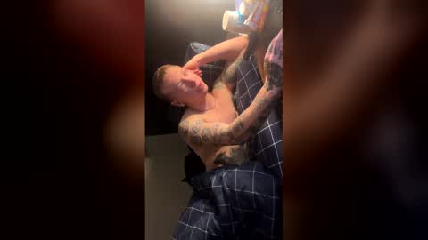 Snapshot of mickeymag52 chatting on 02/21/26, 04:24 mickey online show from 02/21/26, 04:24