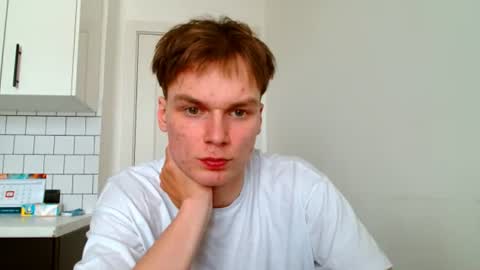 Snapshot of mickeymomouse chatting on 06/18/26, 12:42 Daniel online show from 06/18/26, 12:42