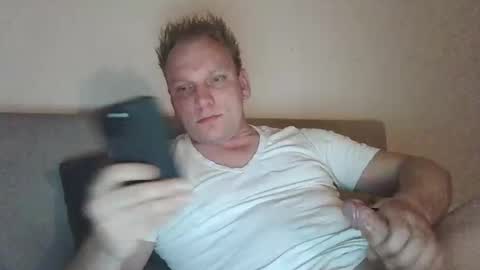 mickkxl online show from 12/12/24, 08:53