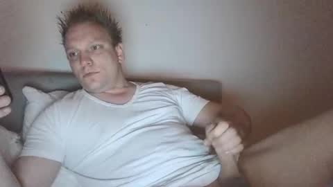 mickkxl online show from 12/30/24, 09:48