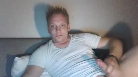 mickkxl online show from 10/19/25, 10:21