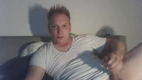 mickkxl online show from 11/17/25, 12:22