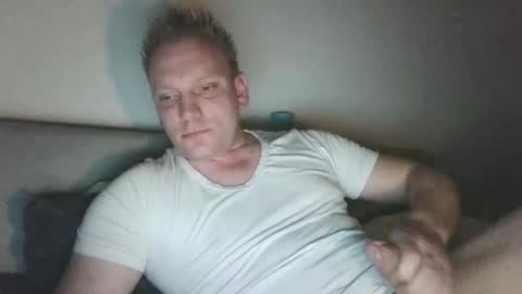 mickkxl online show from 12/18/25, 08:59