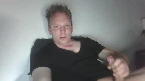 mickkxl online show from 04/20/26, 09:56