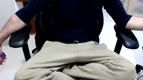 microfama00 online show from 01/11/26, 07:57