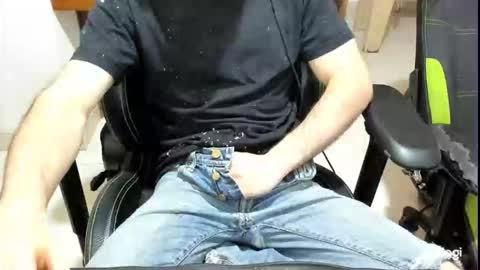 microfama00 online show from 04/15/26, 07:48