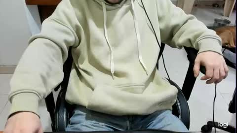 microfama00 online show from 04/17/26, 07:00