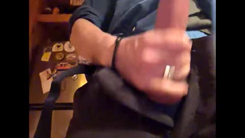 Snapshot of midasswellby chatting on 03/04/26, 01:22 midasswellby online show from 03/04/26, 01:22